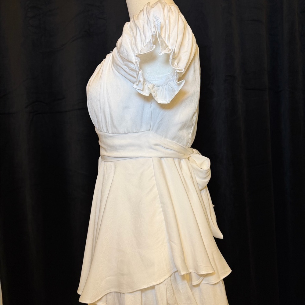 NWOT - White Off-the-shoulder Romper with A Tiered Skirt Overlay. Size Small - Picture 5 of 7